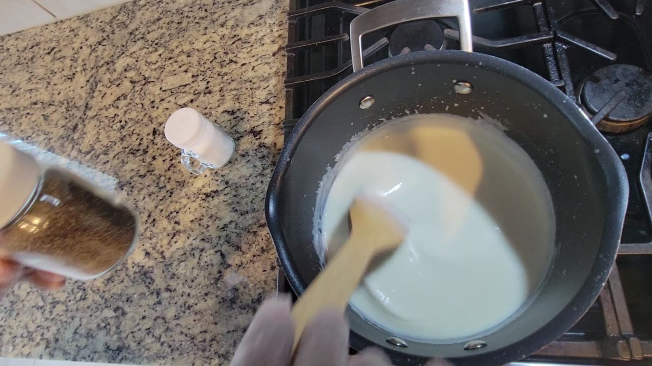 How to make basic Béchamel (White) sauce? ቤሻመል ሶስ እንዴት እንሰራለን?