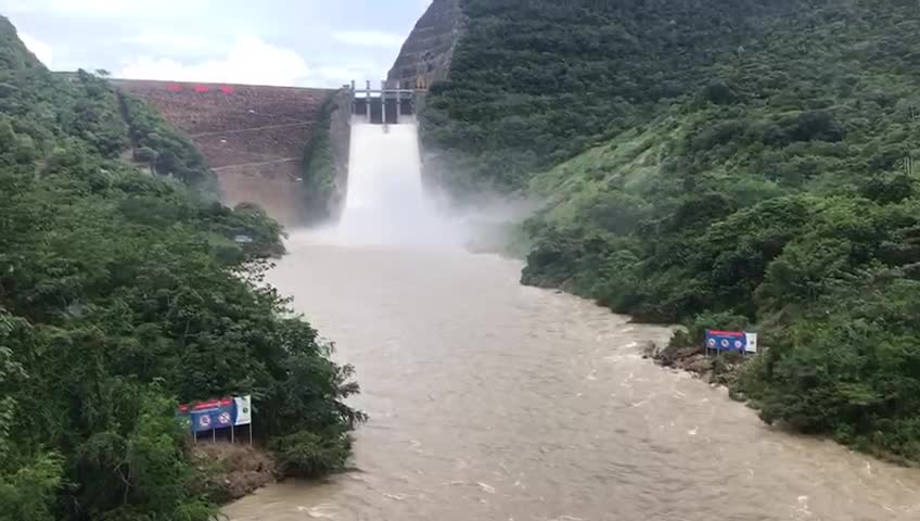 Video: Realizan vertimiento controlado en el Embalse Topocoro de Hidrosogamoso