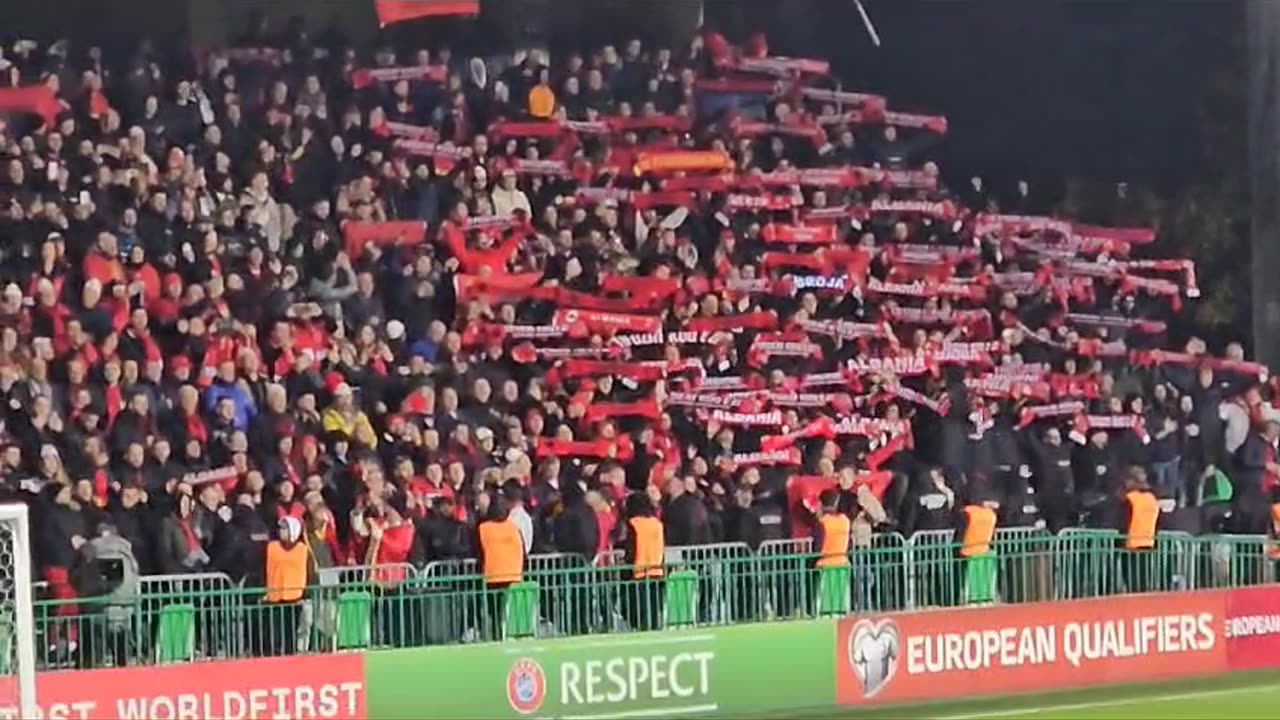 Ndeshja me Moldavinë gati në nisje, këndohet himni kombëtar shqiptar