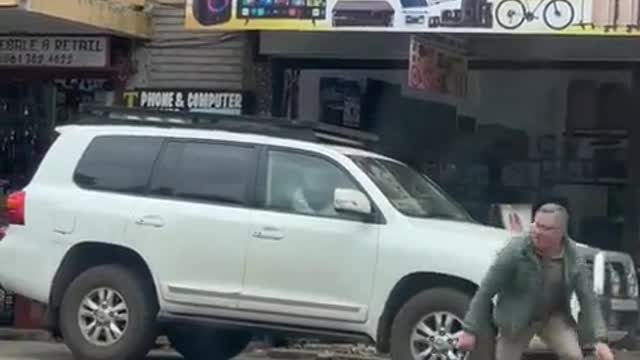 Klerksdorp man fights off suspected robbers