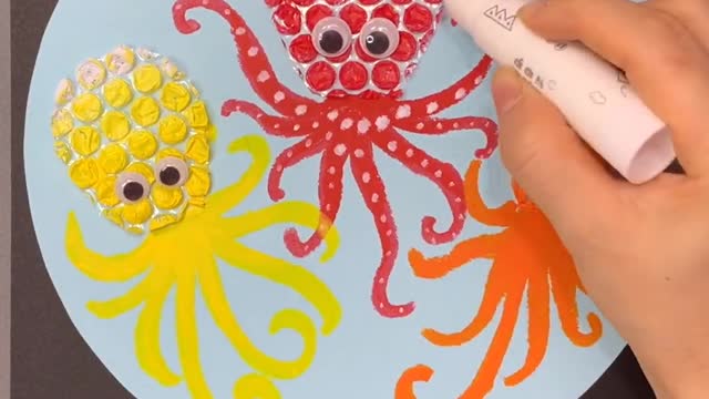 Bubble wrap is back again, this time draw some cute octopuses