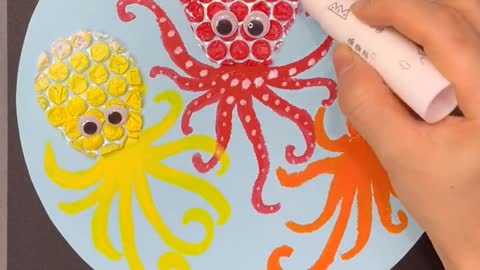 Bubble wrap is back again, this time draw some cute octopuses