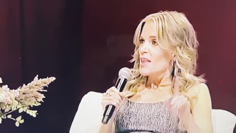 Tucker Carlson Interviews Megyn Kelly On Taylor Swift