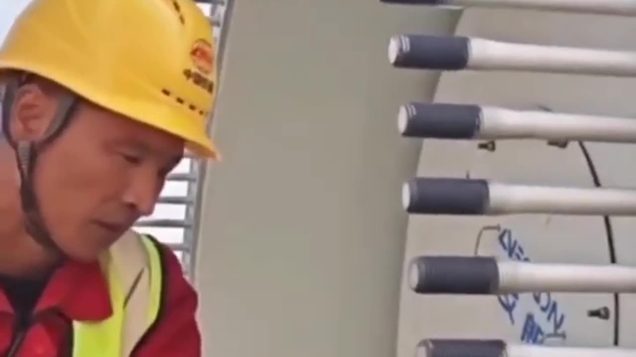 Satisfying Worker Doing Their Job Perfectly AMAZING skilled