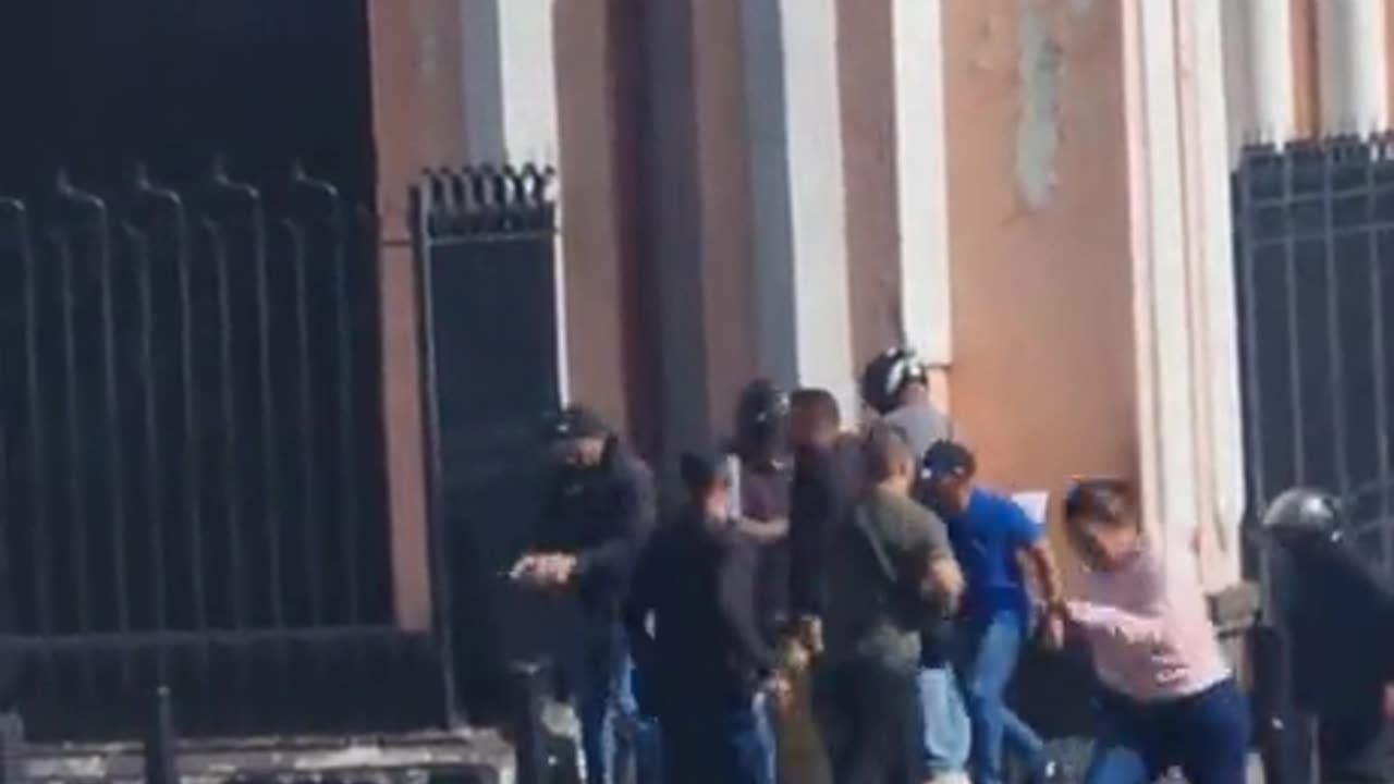 Venezuelan Colectivos fire guns over a crowd today in Caracas