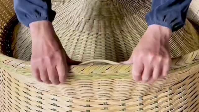 Hand cocoon bamboo weaving