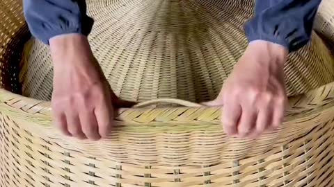 Hand cocoon bamboo weaving