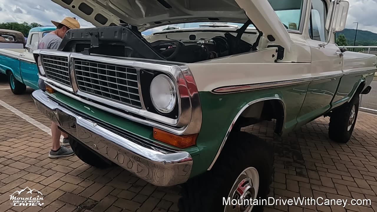 1975 Ford F100 Pickup Truck