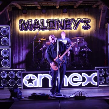 Annex singing The Rolling Stones song Brown Sugar at Maloney's.