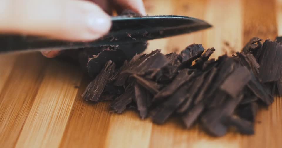 Shredding Pure Chocolate Using a Knife