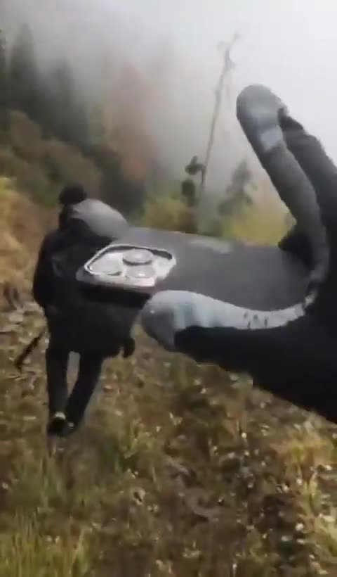 Ukraine war 2 Ukrainian men escape to Moldova