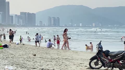 100 WOMEN FROM RIO DE JANEIRO _ 4K Walk Tour Brazil _ Leblon beach _