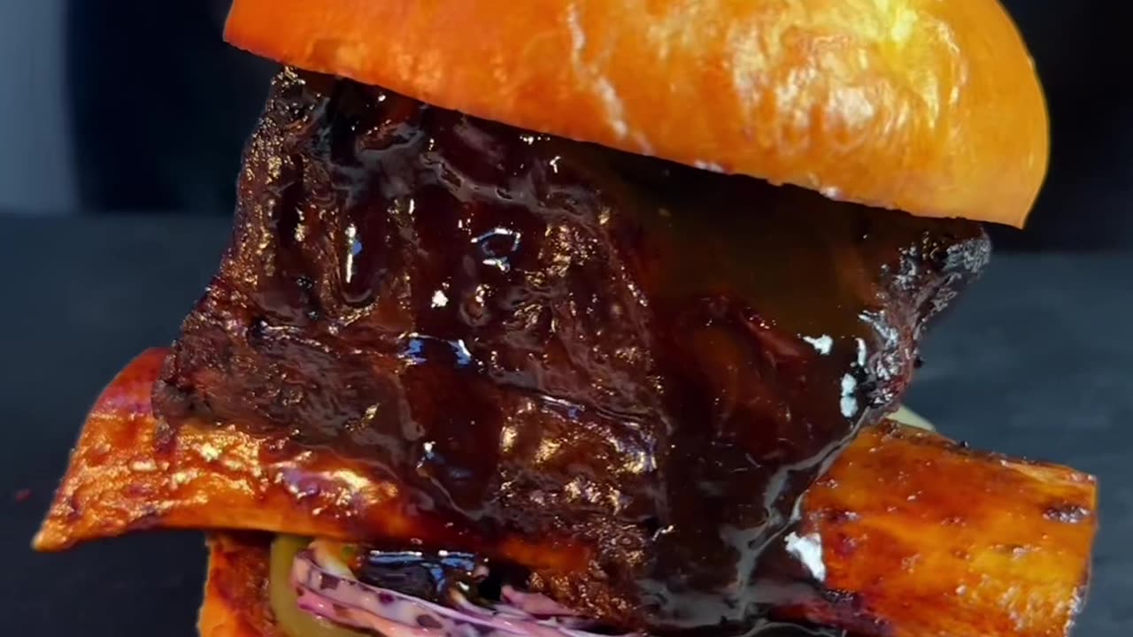 Short Rib Burger 🍔 | How to cook this | Amazing short cooking video