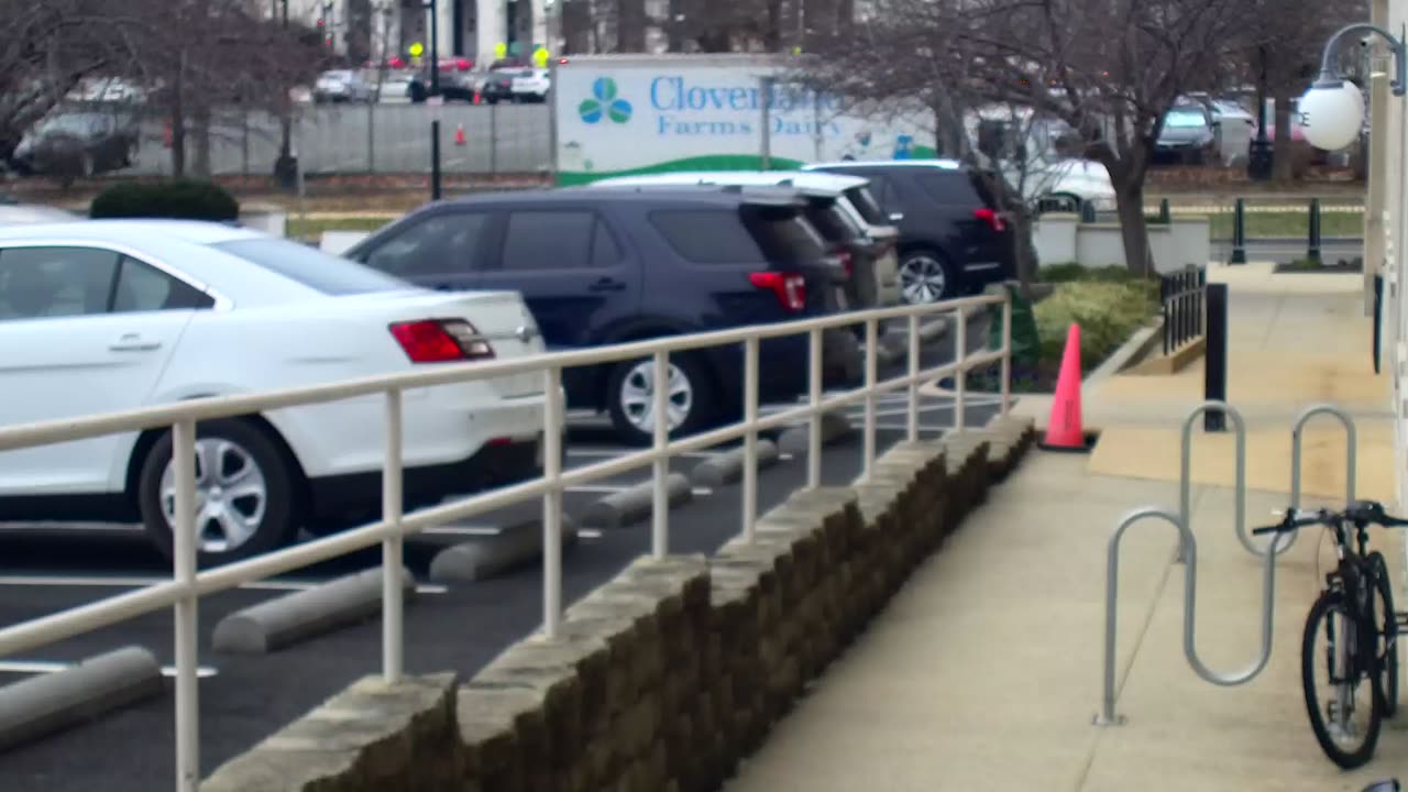 1669HQOB01SouthwestWalkway_2021-01-06_09h00min01s727ms.mp4