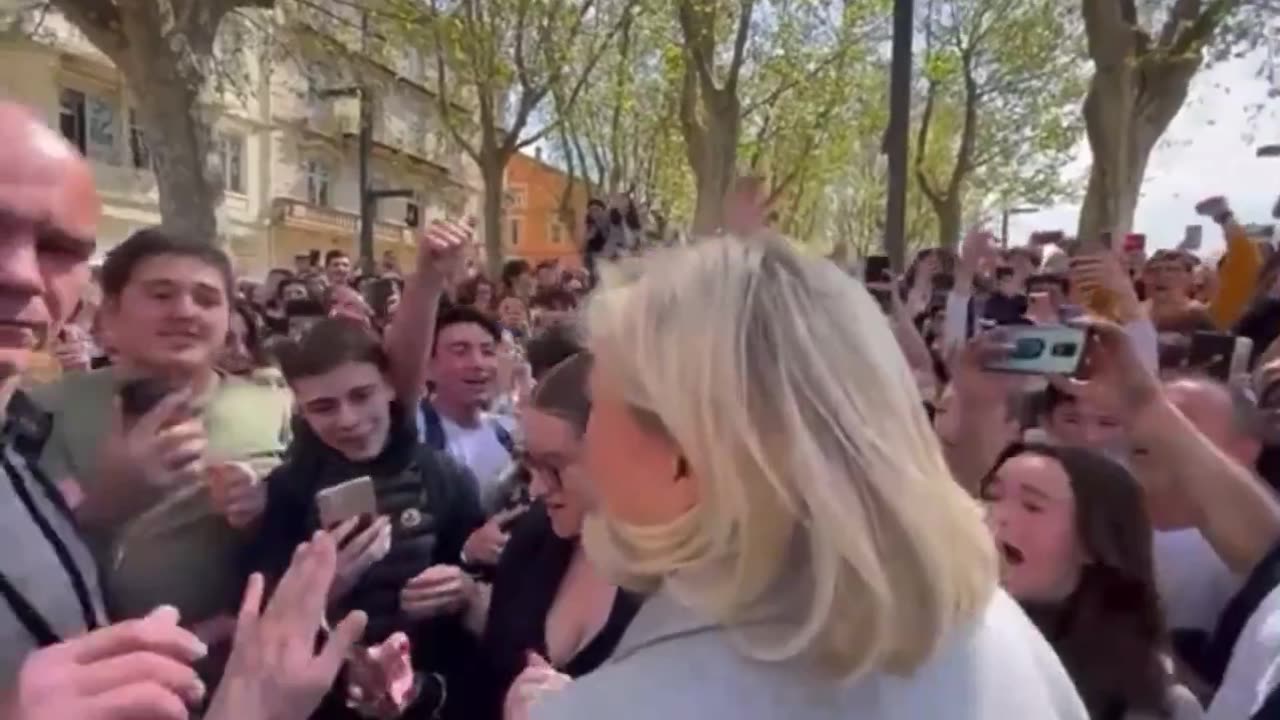 Thousands of young French people spontaneously gathered to greet Marine Le Pen