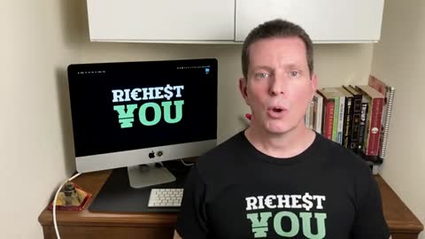 Here's Why Saving Money (Currency) Sucks