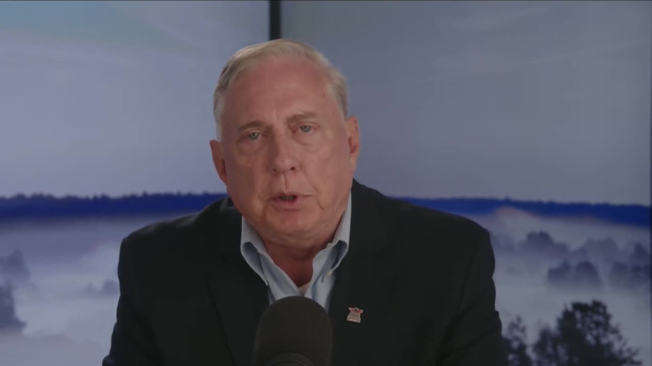 Putin is preparing a MASSIVE invasion to end this war Col Douglas MacGregor Redacted News.