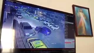 Video: Concejal golpeó con correa a joven que al parecer estaba violando la cuarentena en Girón