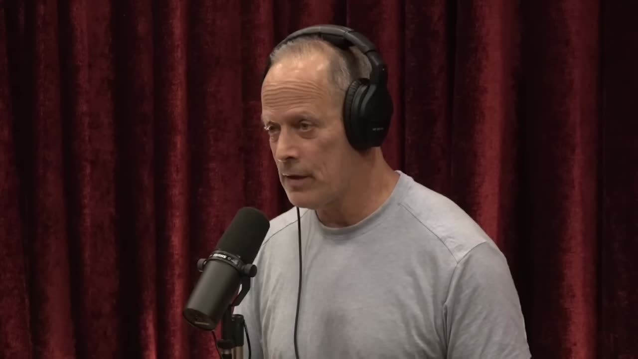 JRE Clips | Sebastian Junger's Near Death Experience After an Aneurysm