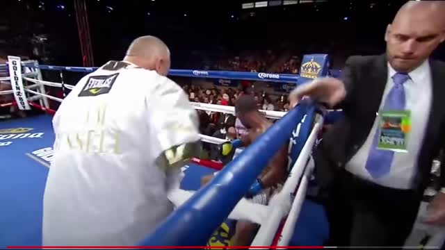 Lomachenko vs Russell Round 11