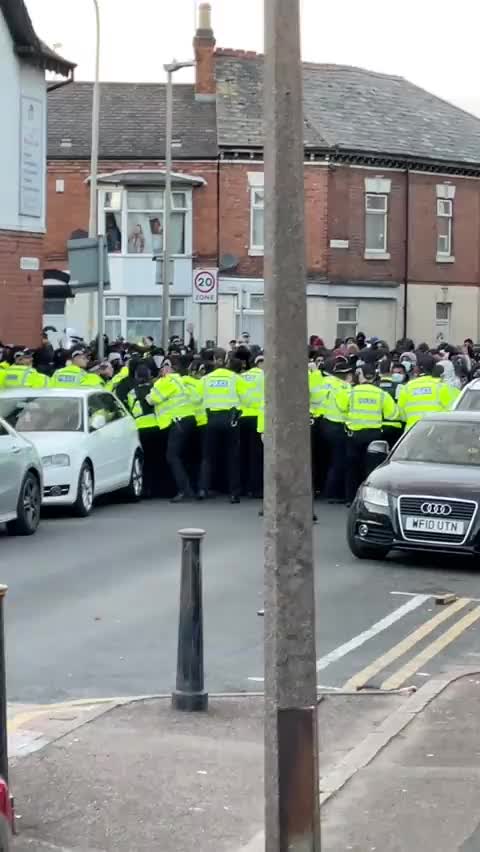More footage of Muslims and Hindus clashing again in Leicester, England