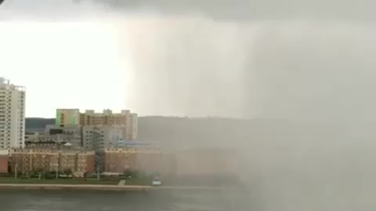 The edge of a rainstorm.... (no audio)