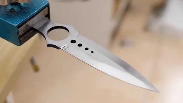 A Smooth Dagger