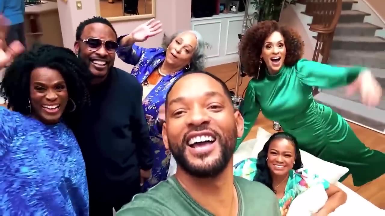 DL Hughley REVEALS How Will Smith A3USED Prince of Bel-Air Co-Cast