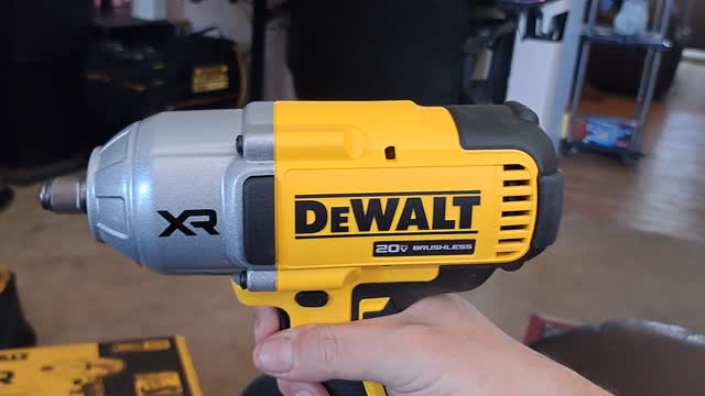 First Look! New Dewalt DCF900 high torque monster!