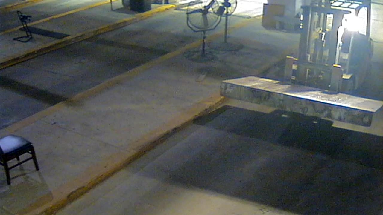 3138RHOBG3CStGarageLeftDoor_2021-01-06_00h12min20s247ms.mp4