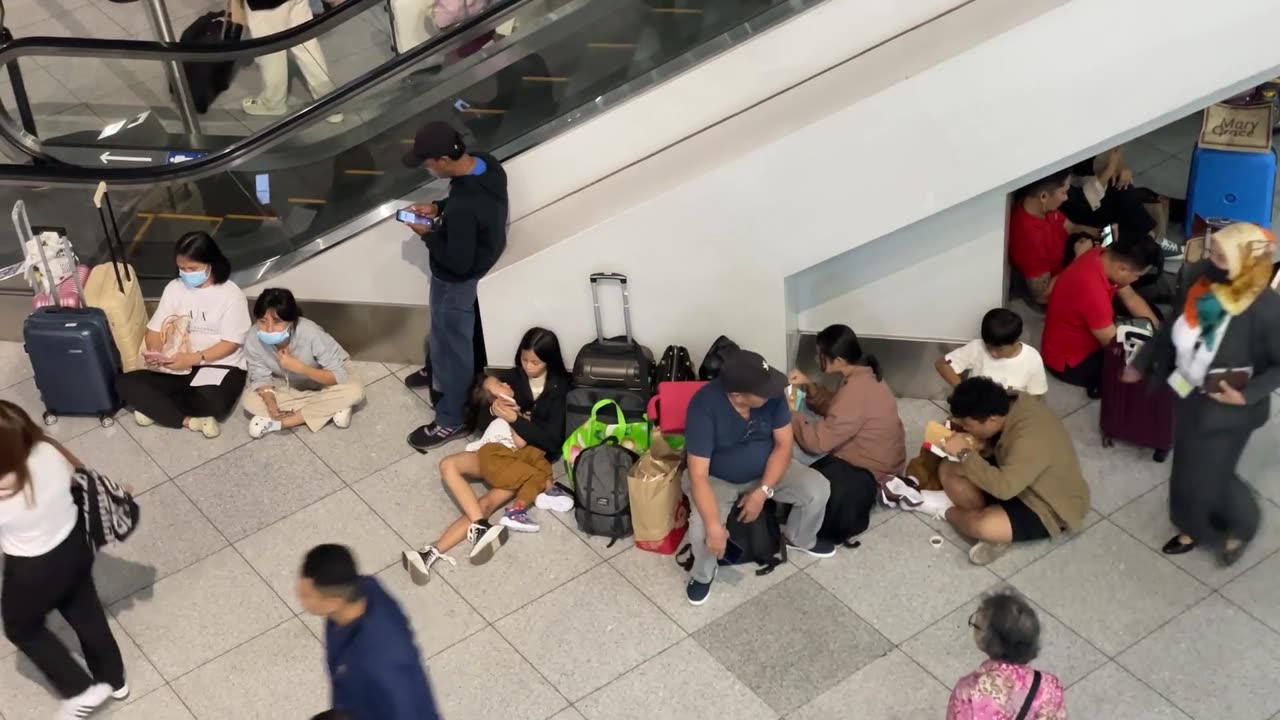 American Airlines passengers stranded in Bahamas airport from weather