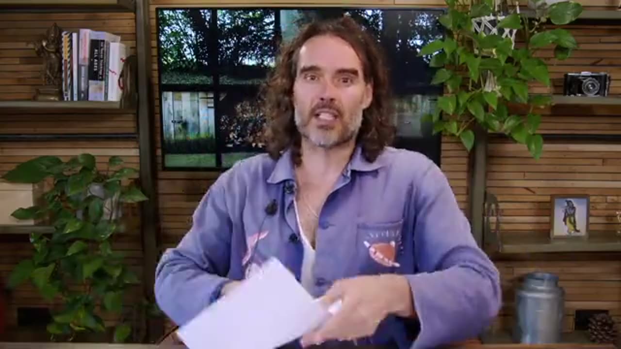 Ron Paul Makes Tucker Go Quiet with This Chilling Warning.