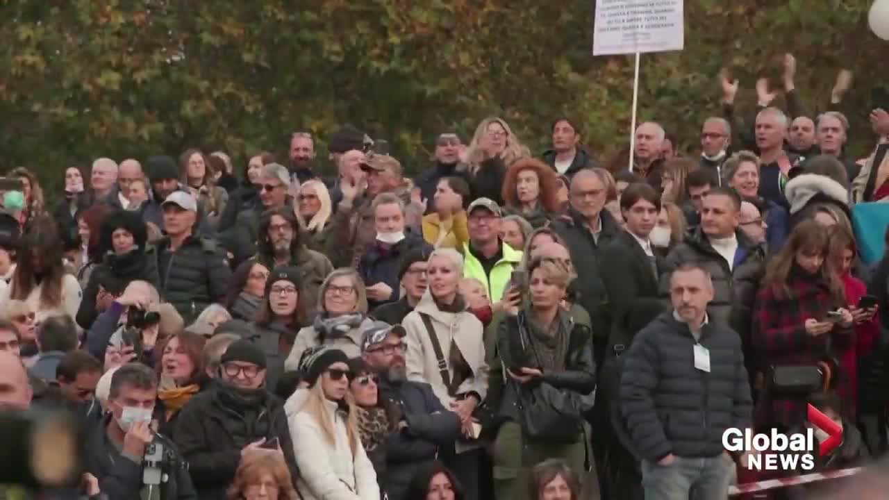 Robert F. Kennedy Jr. speaks at “Green Pass” protest in Italy