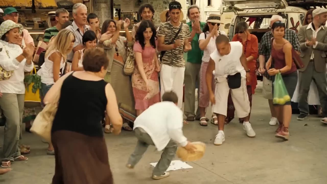 Incredible Street Performers! | Mr Bean's Holiday | Mr Bean Official