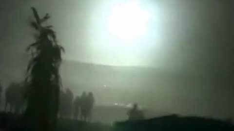 ★ Incroyable Un OVNI apparaît en direct à la télévision péruvienne !