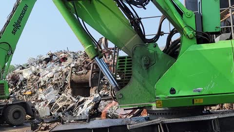 Vast Recycling Plant --- USA