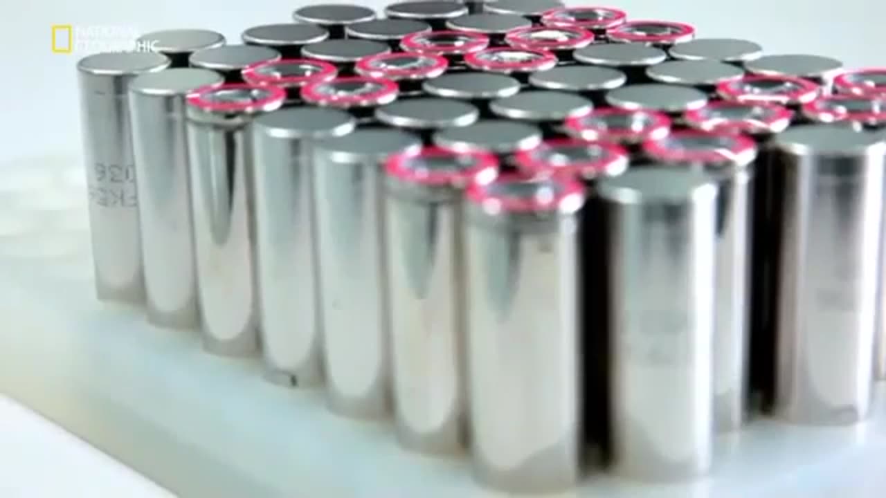 Every One Of The 7800 Batteries In A Tesla Could Explode At Any Time