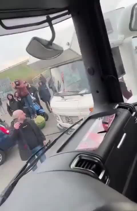 Dutch convoy leaving the Hague en route to Brussels where they'll join the French convoy