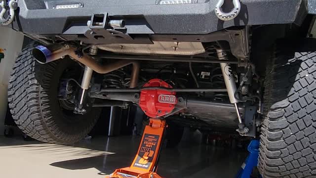 AEV 4.5 Dual Sport Lift Install Part 1