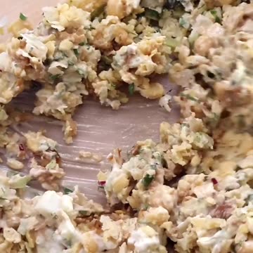 Easy Mashed Chickpea Salad - RECIPE IN DESCRIPTION