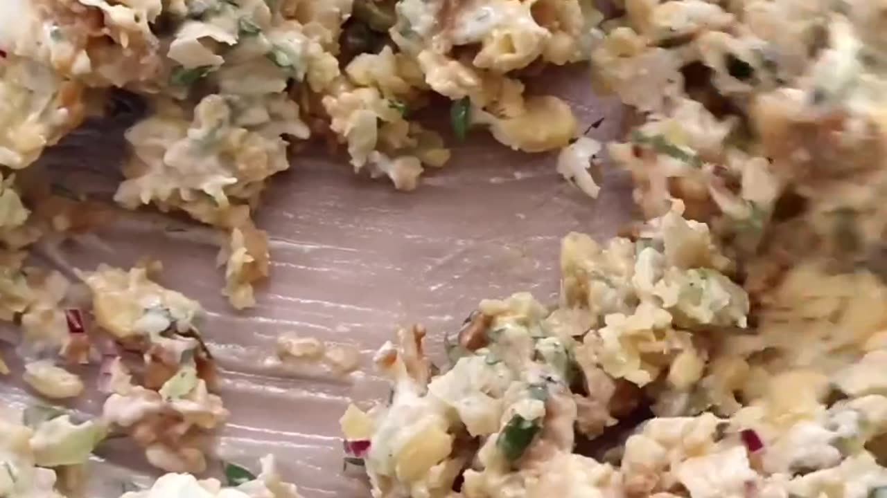 Easy Mashed Chickpea Salad - RECIPE IN DESCRIPTION