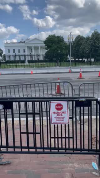 The White House, Front Door