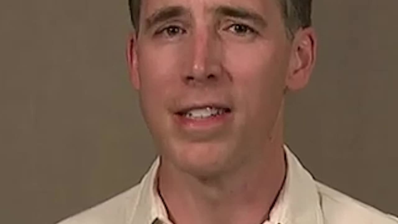 PROOF OF COVERUP! Senator Josh Hawley told by FBI to leave the site of the assassination attempt!