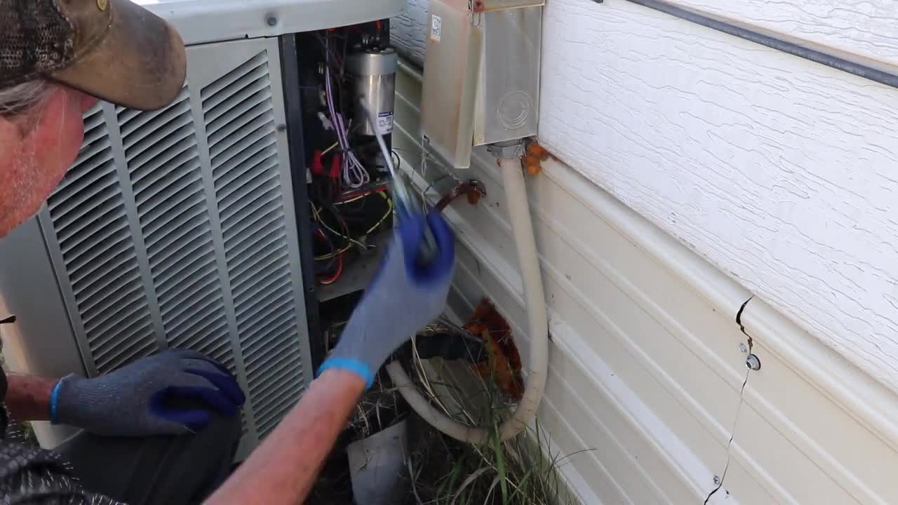 AC Repair Fixing the Heat Pump