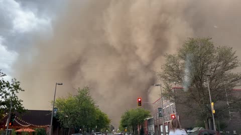 Giant Dust Storm Rolls Into Moscow, Idaho