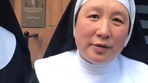 Sweet Nun warns people of the jab 🚨💉