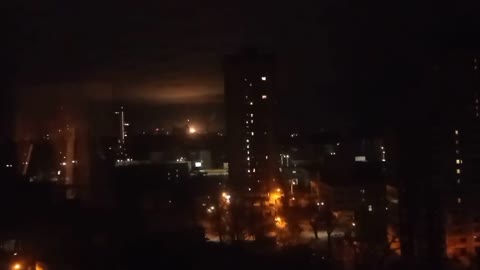Ruské rakety dopadající na předměstí Kyjeva