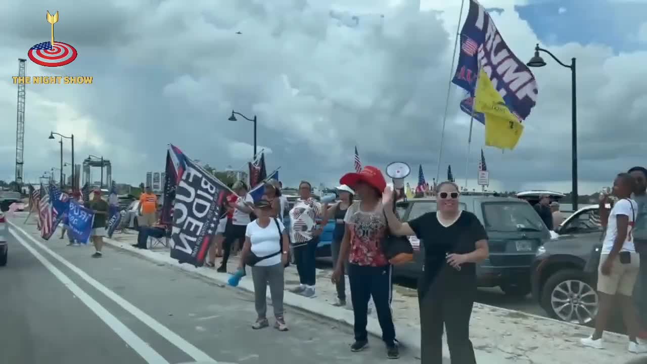 Trump supporters line up on the highway in FL showing support for Trump