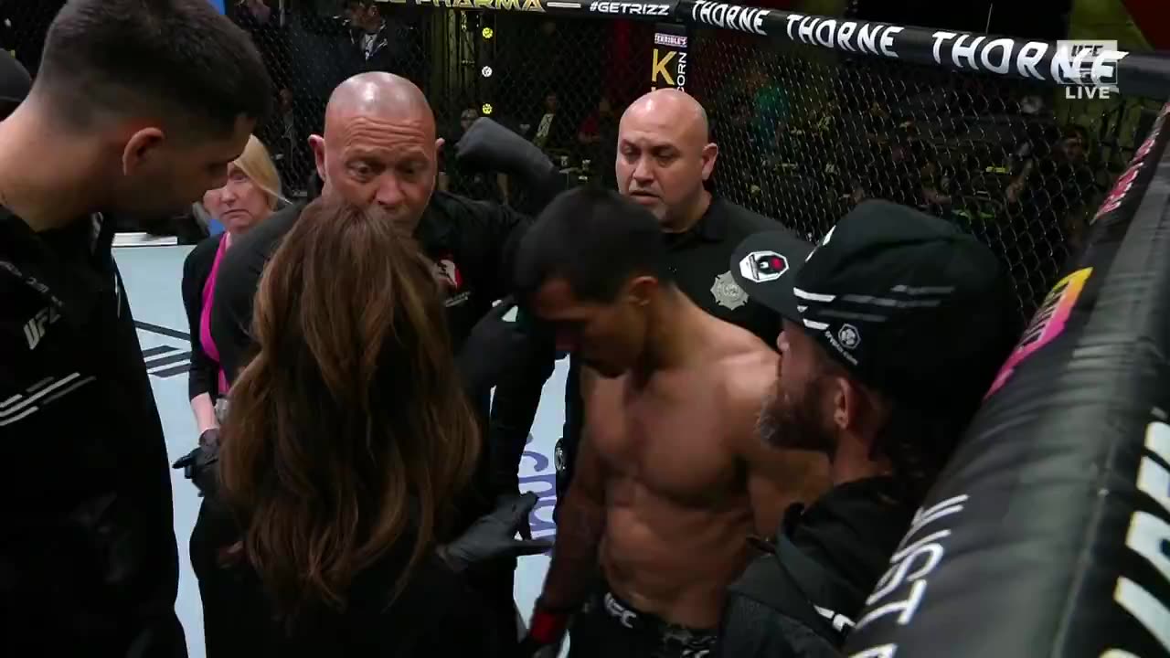 Andre Lima wins by DQ after Igor Severino bit him intentionally