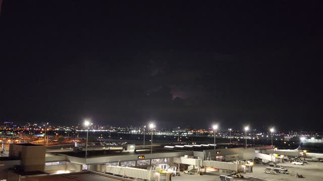 Lightning storm over Phoenix @SkyHarbor